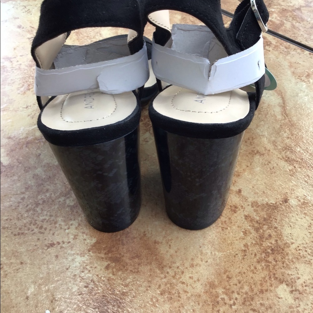 Woman’s Andrew Geller Heeled Sandals - Picture 5 of 10